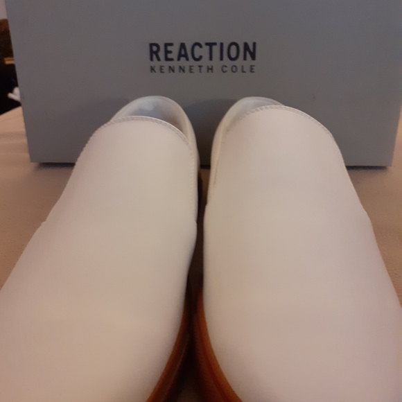 Shoes - Picture 2 of 4